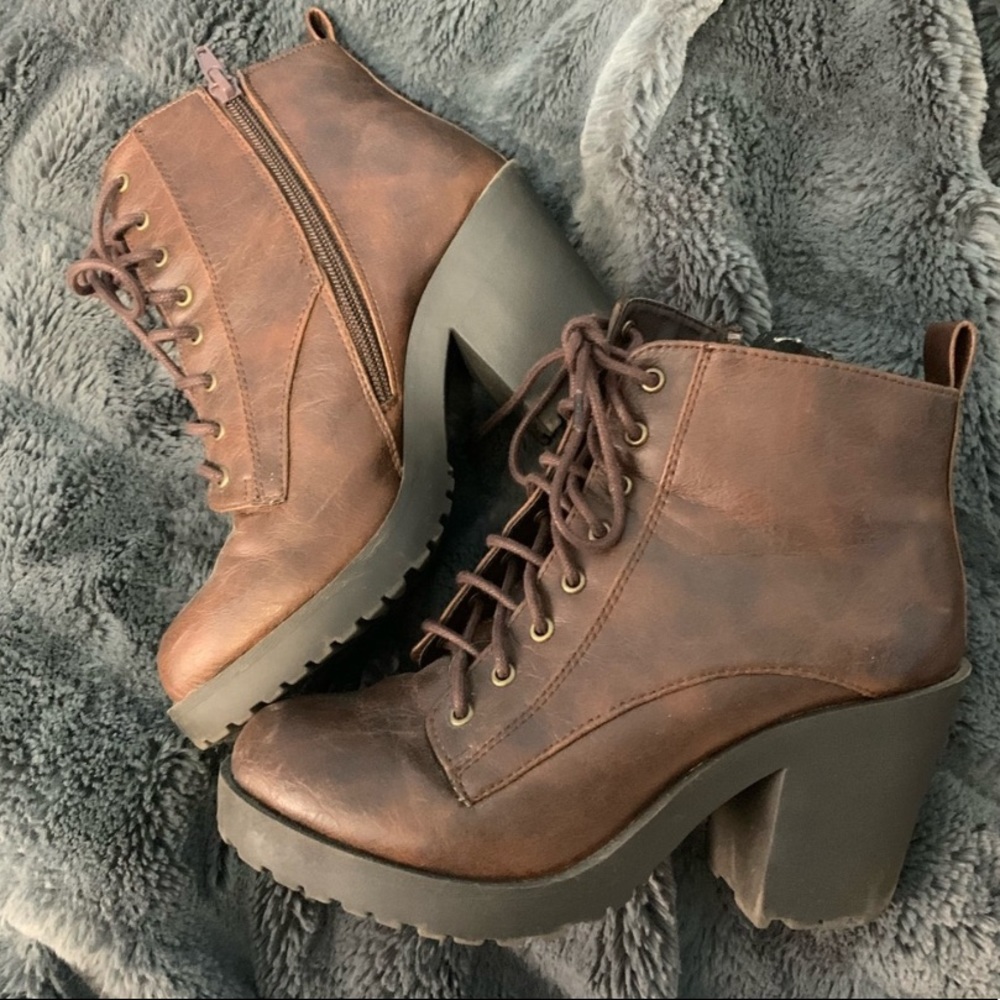 Brown heel combat boots fall